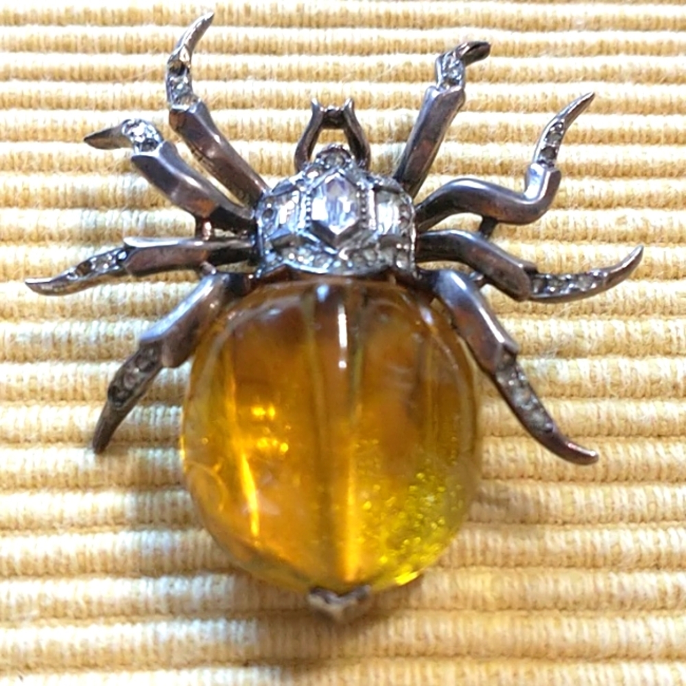 Trifari jelly belly spider fur brooch